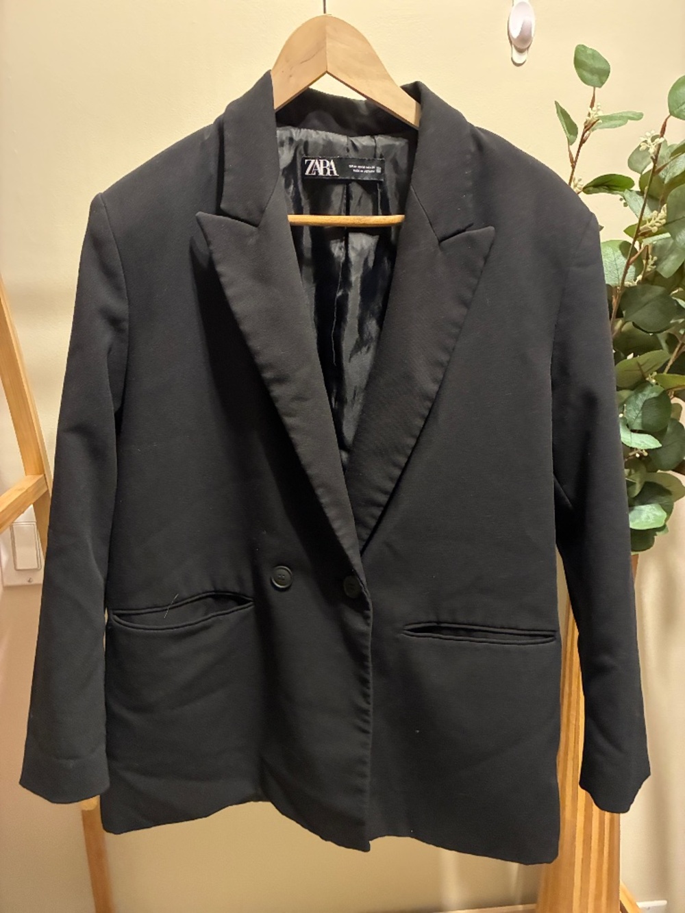 Zara Woman’s Oversized Black Blazer